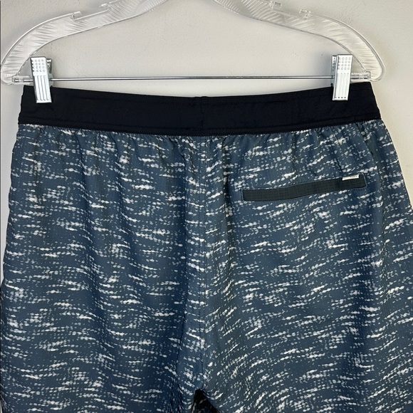 Vuori Stockton Athletic Shorts 6.5” Compression Liner Large Pockets Training - Picture 13 of 16